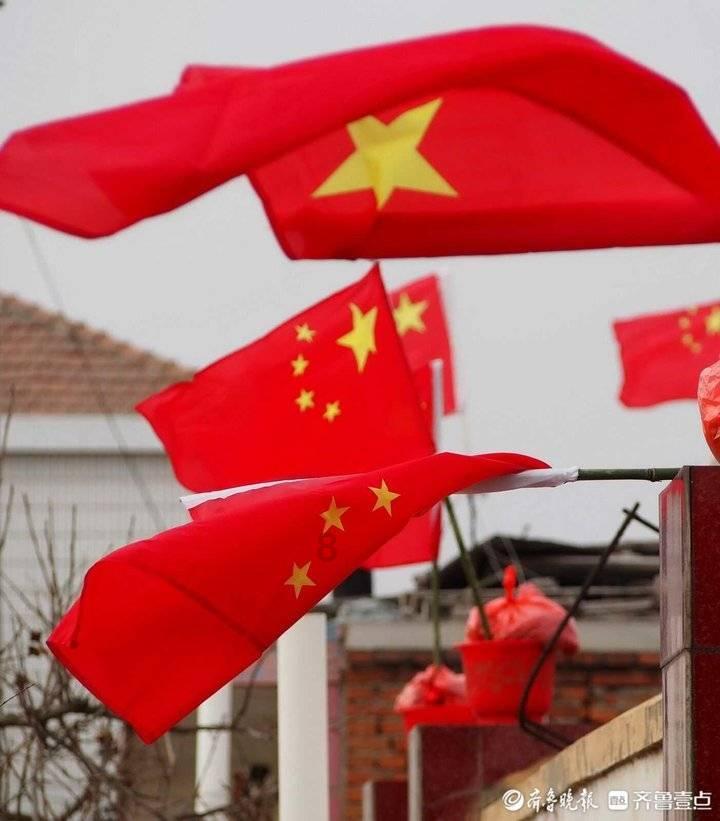 度假的时尚女孩