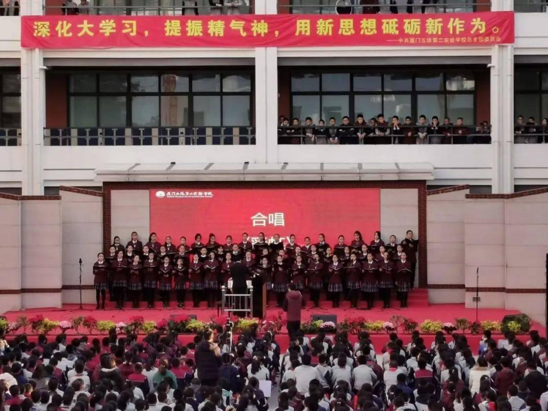 周润发：身材苗条活力满满，名利淡泊追求真价值！