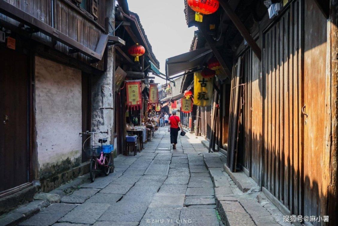 市六届人大二次会议沙坪坝代表团召开全体会议
