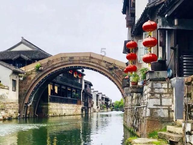 逃出华丽的房子